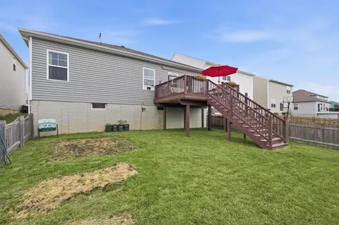 Exterior - 433 Sandburg Dr, Lithopolis, OH 43136 photo 9 of 11