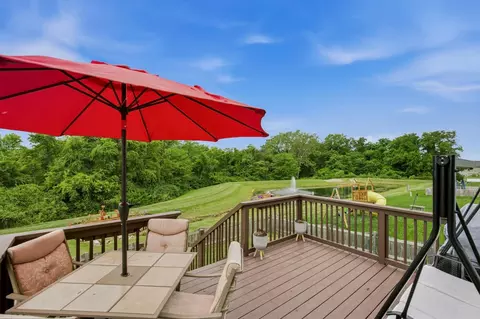 Exterior - 433 Sandburg Dr, Lithopolis, OH 43136 photo 5 of 11