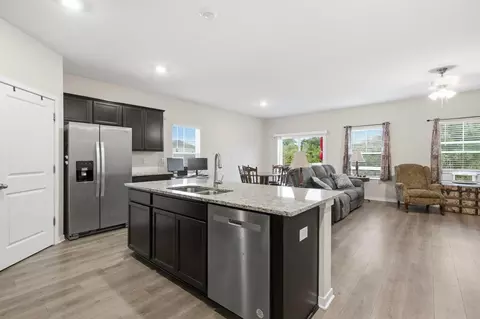 Kitchen - 433 Sandburg Dr, Lithopolis, OH 43136 photo 2 of 2