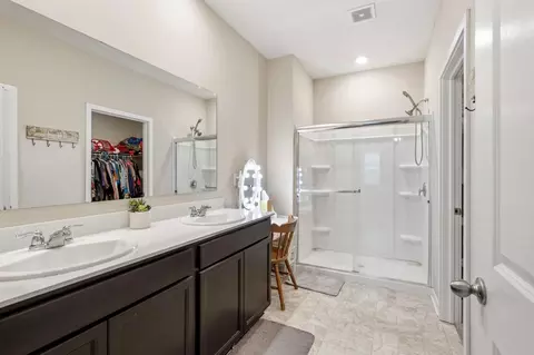 Bath - 433 Sandburg Dr, Lithopolis, OH 43136 photo 1 of 2