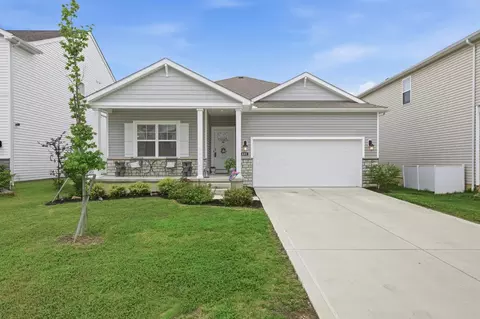 Exterior - 433 Sandburg Dr, Lithopolis, OH 43136 photo 2 of 11