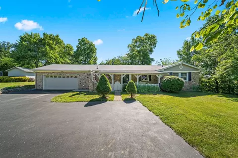 800 White Oak Dr, Springfield, OH 45504 photo 3