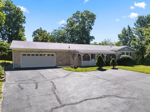 800 White Oak Dr, Springfield, OH 45504