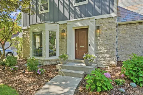2724 Sherwood Rd, Columbus, OH 43209
