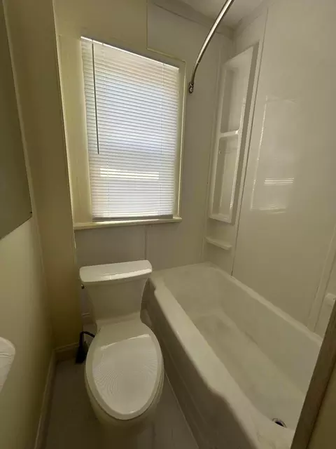Bath - 329 E 12th Ave, Columbus, OH 43201 photo 3 of 3