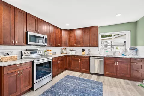 Kitchen - 147 Nicholas Dr, Circleville, OH 43113 photo 2 of 3