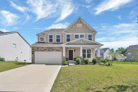5620 Carlisle Dr, Grove City, OH 43123