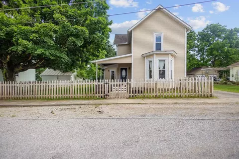 37 College St, Alexandria, OH 43001