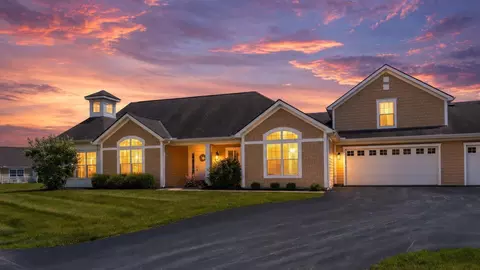 504 Providence Ln, Buckeye Lake, OH 43008