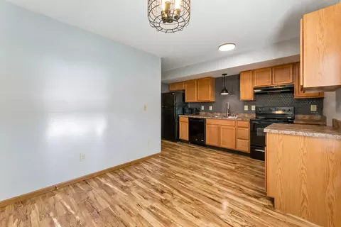 Kitchen - 47 High St, Delaware, OH 43015 photo 4 of 6