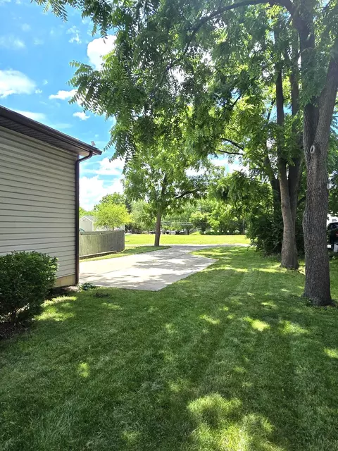 Exterior - 47 High St, Delaware, OH 43015 photo 6 of 10