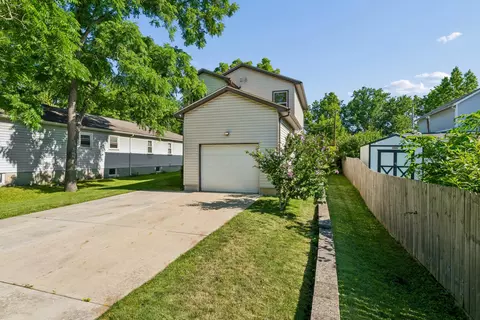 Exterior - 47 High St, Delaware, OH 43015 photo 5 of 10
