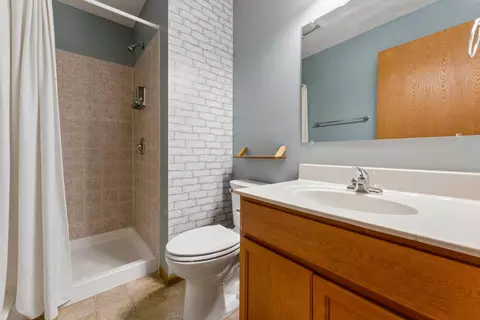 Bath - 47 High St, Delaware, OH 43015 photo 1 of 3