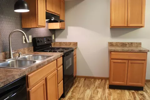 Kitchen - 47 High St, Delaware, OH 43015 photo 2 of 6