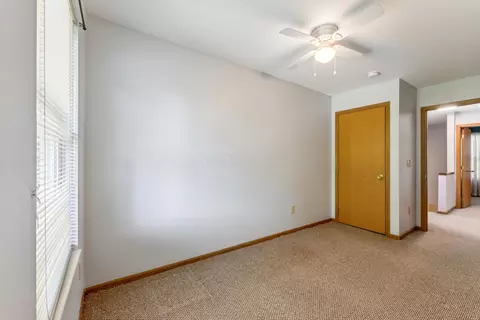 Bedroom - 47 High St, Delaware, OH 43015 photo 3 of 6