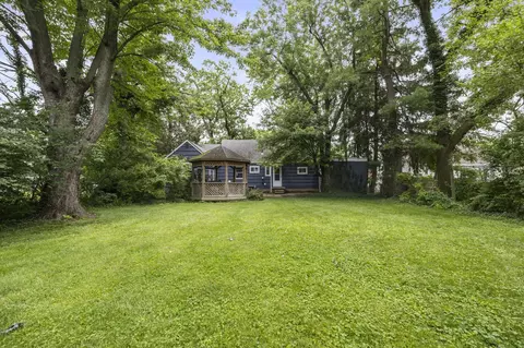 Exterior - 237 Maple Dr, Columbus, OH 43228 photo 17 of 20