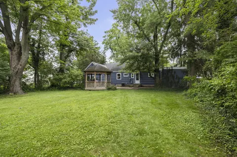 Exterior - 237 Maple Dr, Columbus, OH 43228 photo 16 of 20