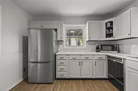 Kitchen - 237 Maple Dr, Columbus, OH 43228 photo 3 of 5