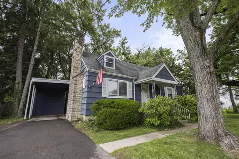 Exterior - 237 Maple Dr, Columbus, OH 43228 photo 4 of 20