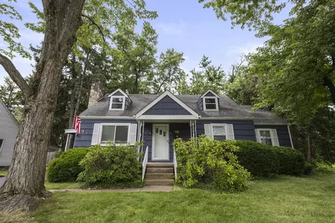 Exterior - 237 Maple Dr, Columbus, OH 43228 photo 3 of 20