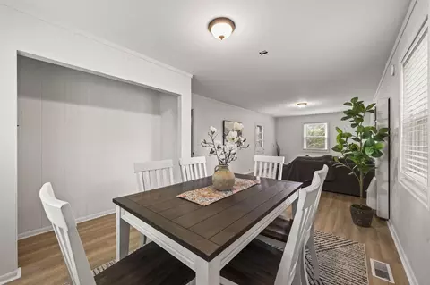 Dining - 237 Maple Dr, Columbus, OH 43228 photo 1 of 3