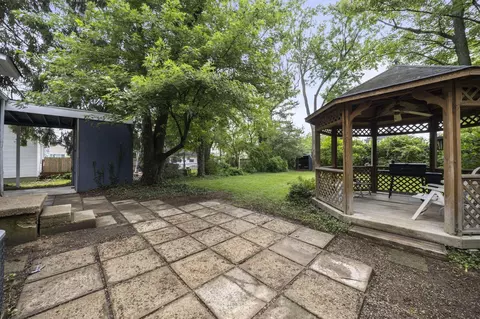 Exterior - 237 Maple Dr, Columbus, OH 43228 photo 10 of 20
