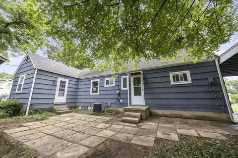 Exterior - 237 Maple Dr, Columbus, OH 43228 photo 7 of 20