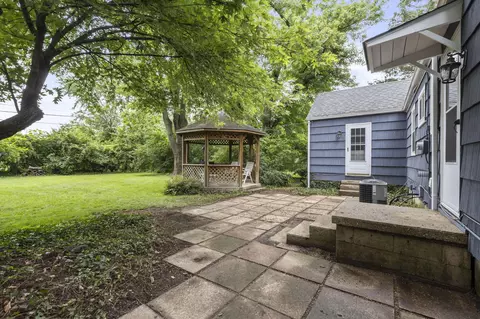 Exterior - 237 Maple Dr, Columbus, OH 43228 photo 5 of 20
