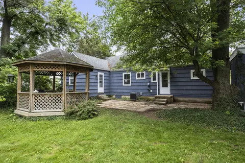 Exterior - 237 Maple Dr, Columbus, OH 43228 photo 13 of 20