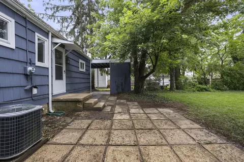 Exterior - 237 Maple Dr, Columbus, OH 43228 photo 9 of 20