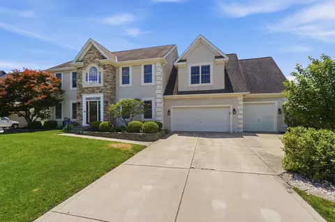 3214 Sunglow Dr, Lewis Center, OH 43035