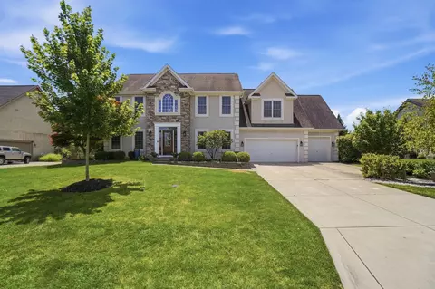 3214 Sunglow Dr, Lewis Center, OH 43035