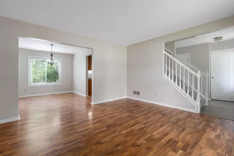 1901 Westwood Dr, Lewis Center, OH 43035