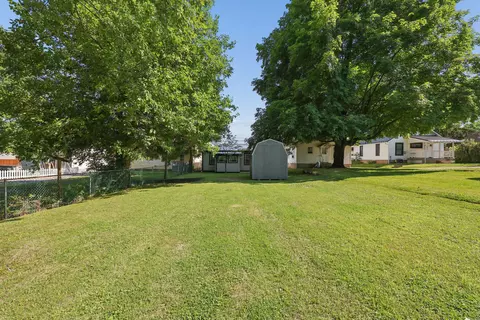 Exterior - 411 E Ohio St, Circleville, OH 43113 photo 7 of 8