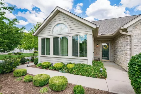 5606 Meadowood Ln, Westerville, OH 43082