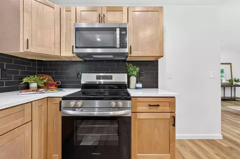 Kitchen - 218 Blacks Rd SW, Pataskala, OH 43062 photo 4 of 5