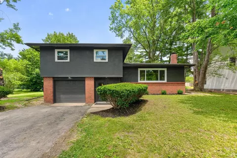 218 Blacks Rd SW, Pataskala, OH 43062