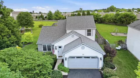 70 Lantern Chase Dr, Delaware, OH 43015