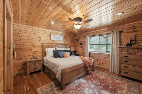 Bedroom - 2611 Eckert Rd SE, Lancaster, OH 43130 photo 1 of 8