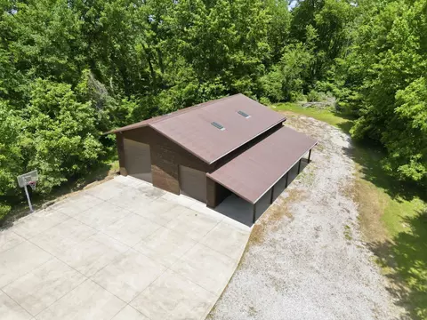 Exterior - 2611 Eckert Rd SE, Lancaster, OH 43130 photo 4 of 22