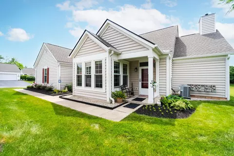 5890 Oak Path Ln, Columbus, OH 43213
