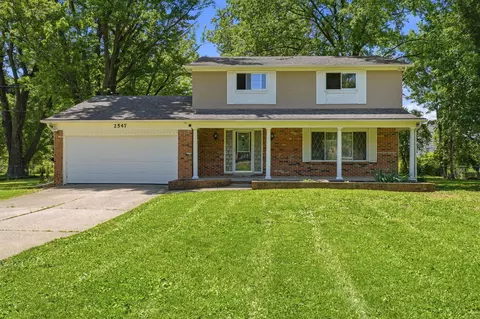 2547 Mccutcheon Rd, Columbus, OH 43219