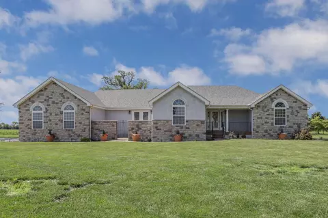 5860 Gregg Rd, West Jefferson, OH 43162