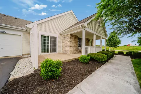 Exterior - 1237 Dunhurst St, Circleville, OH 43113 photo 4 of 7