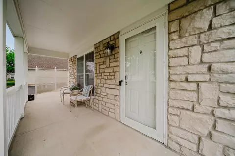 Exterior - 1237 Dunhurst St, Circleville, OH 43113 photo 6 of 7