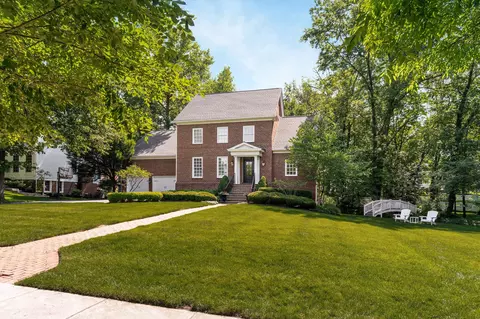 4056 James River Rd, New Albany, OH 43054