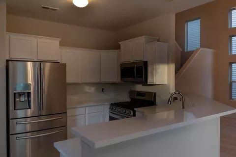 Kitchen - 5595 Eagle River Dr, Dublin, OH 43016 photo 2 of 2