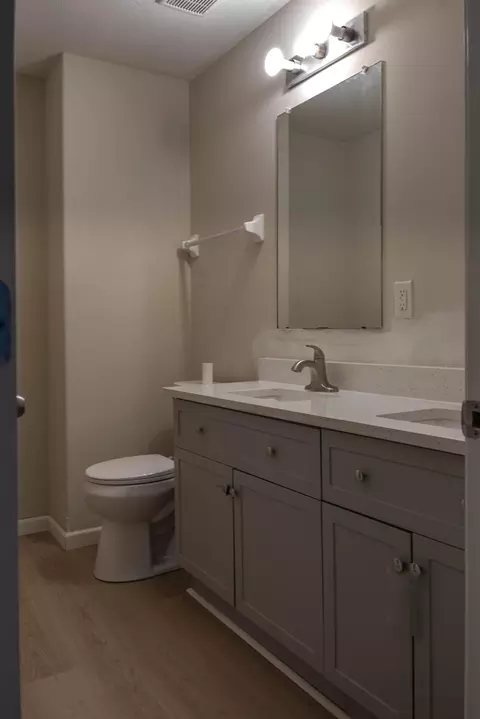 Bath - 5595 Eagle River Dr, Dublin, OH 43016 photo 1 of 5
