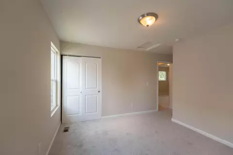 Bedroom - 5595 Eagle River Dr, Dublin, OH 43016 photo 1 of 7