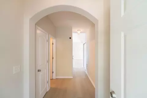 Entry Way - 5595 Eagle River Dr, Dublin, OH 43016 photo 4 of 5